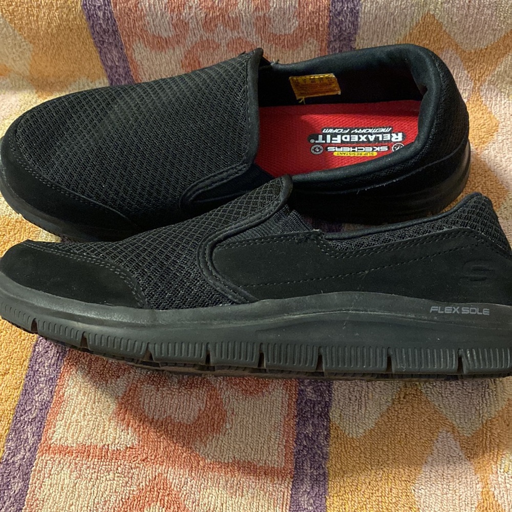 Skechers Slip Resistant Black Shoes - Picture 2 of 7
